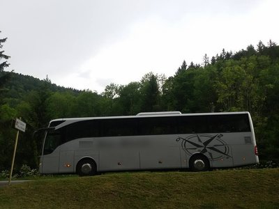 Coach provider in Dun-les-Places