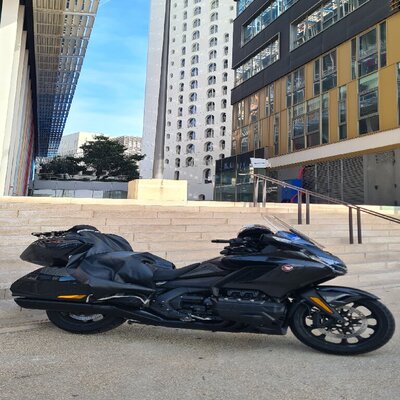 Moto avec chauffeur en Marseille