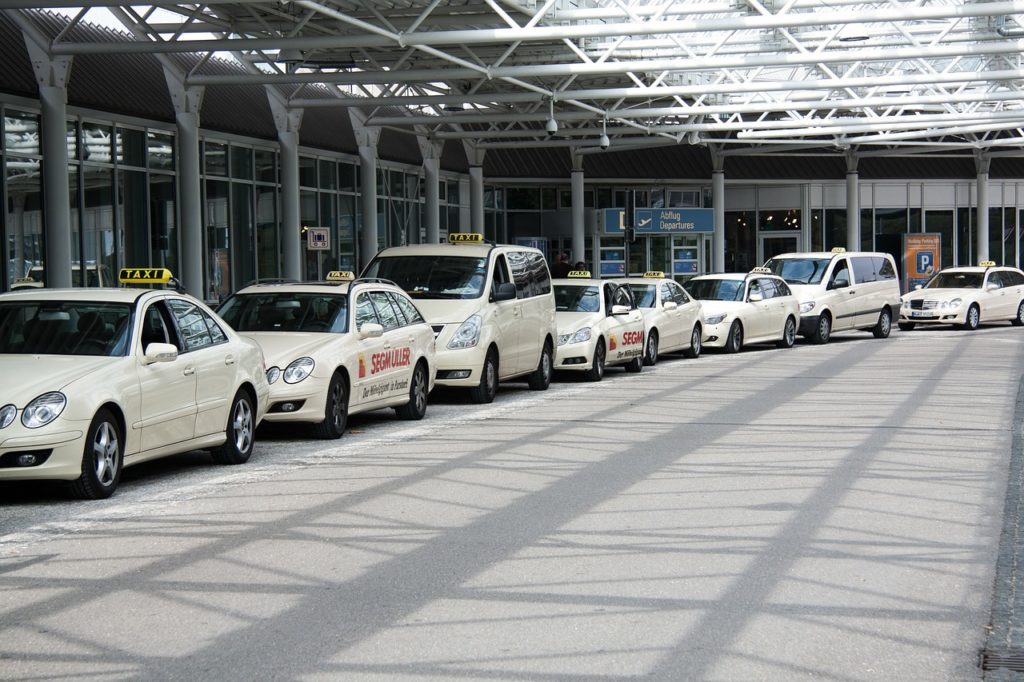 taxis-low-cost