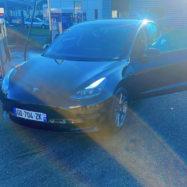 VTC Villeurbanne: Tesla