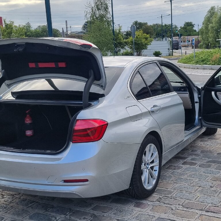 Mietwagen mit Fahrer Saint-Denis: BMW