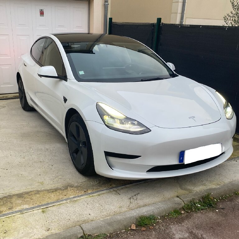 Mietwagen mit Fahrer Saint-Denis: Tesla