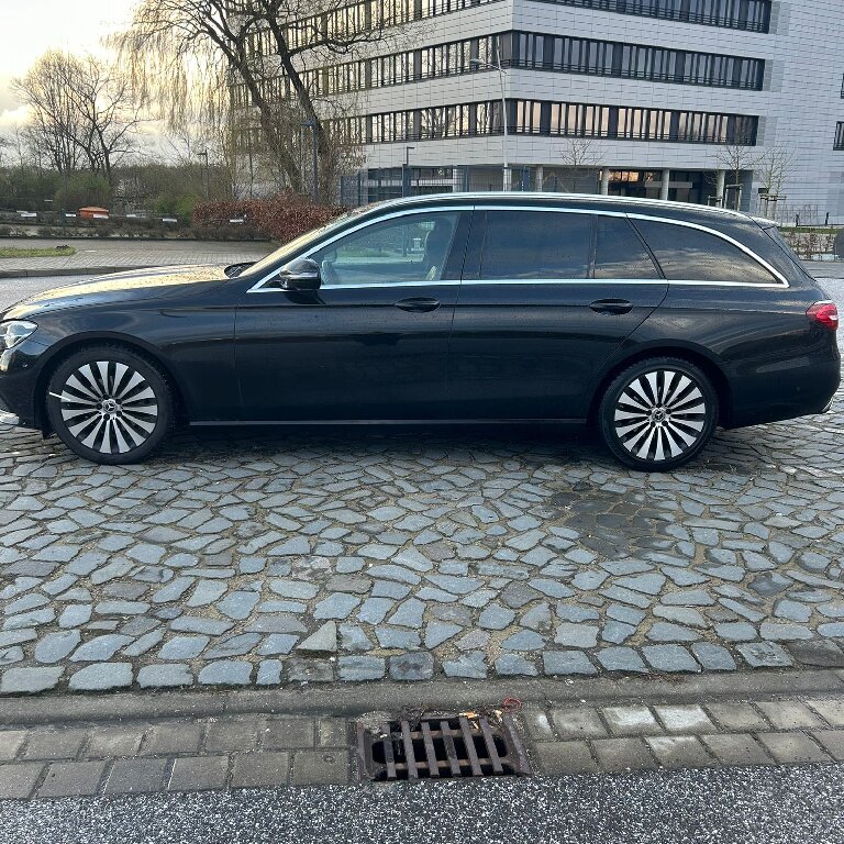 Mietwagen mit Fahrer: Mercedes