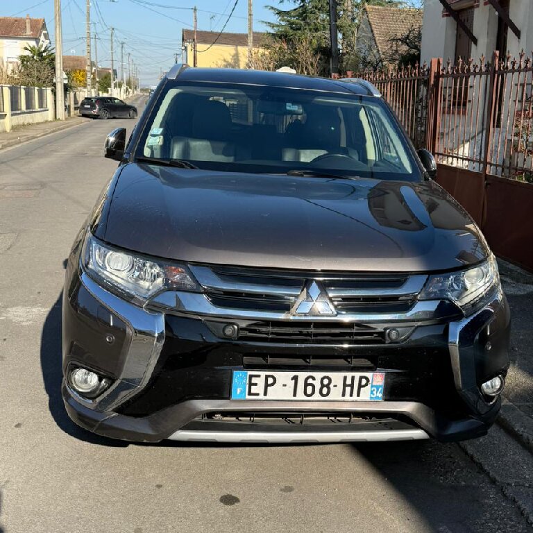 Mietwagen mit Fahrer: Mitsubishi