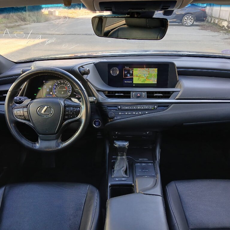 Mietwagen mit Fahrer: Lexus