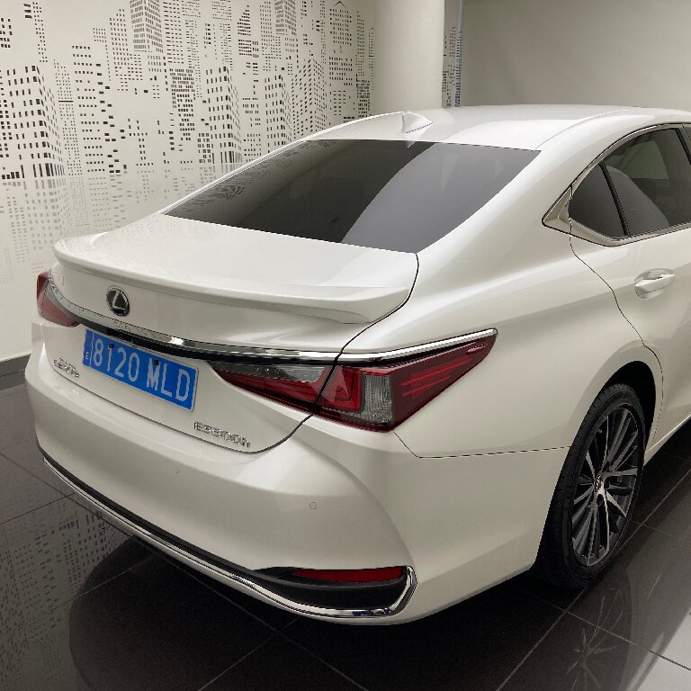 Taxi: Lexus