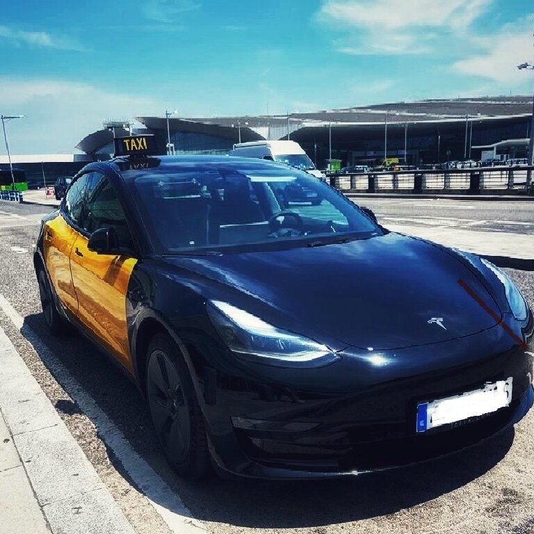 Taxi: Tesla