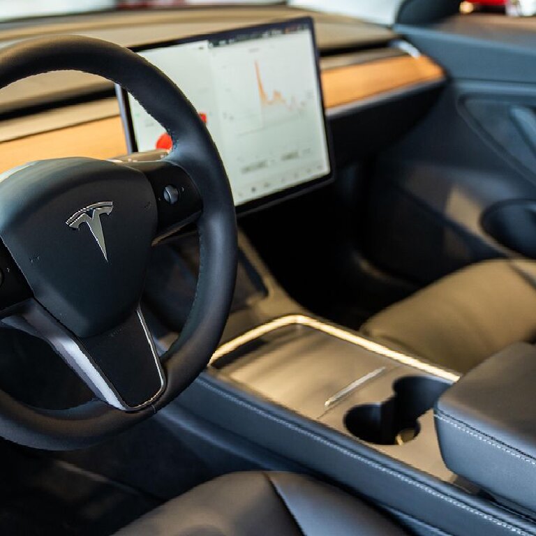 Taxi: Tesla