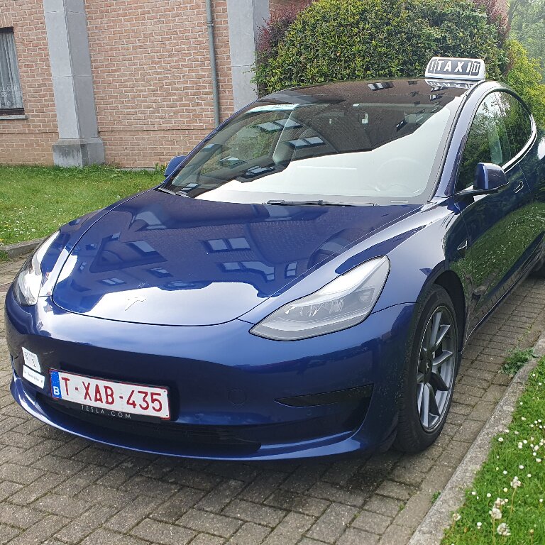 Taxi: Tesla