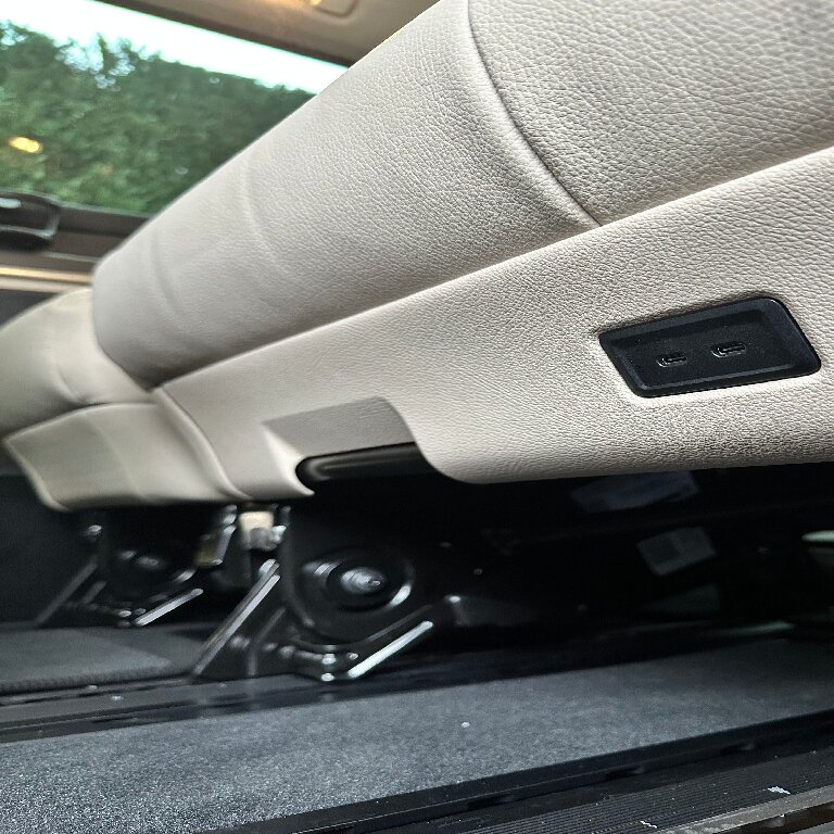 Mietwagen mit Fahrer: Mercedes