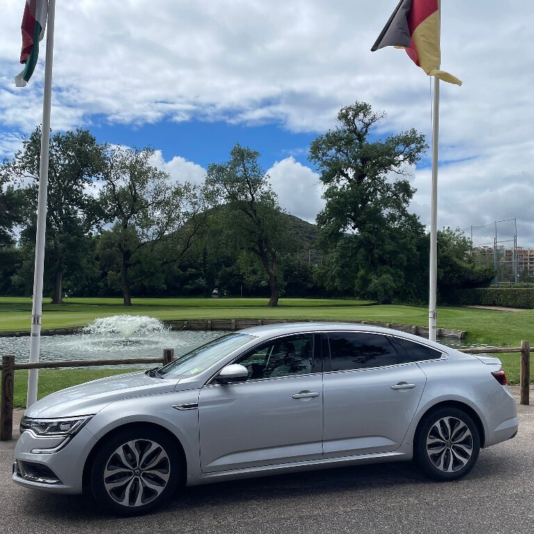 Mietwagen mit Fahrer: Renault