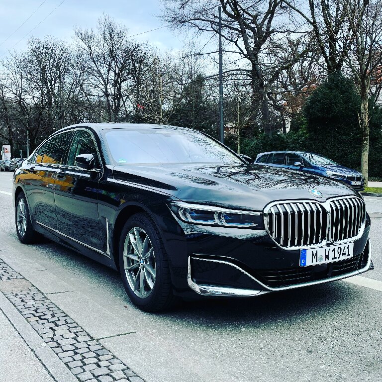 Mietwagen mit Fahrer: BMW