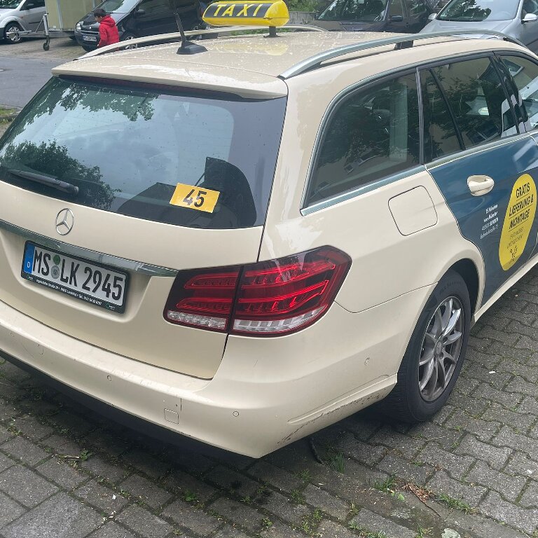 Mietwagen mit Fahrer: Mercedes