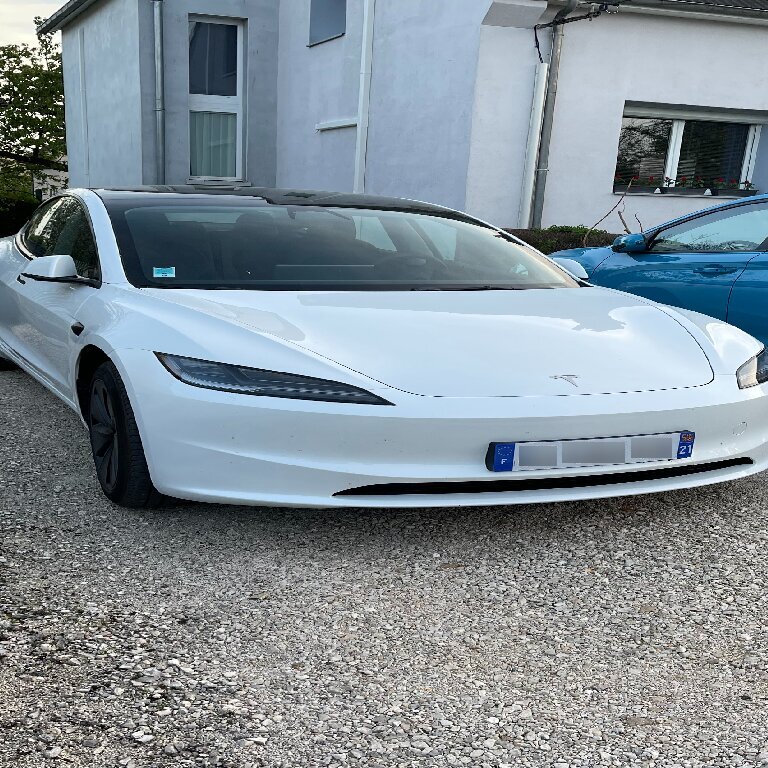 Mietwagen mit Fahrer: Tesla