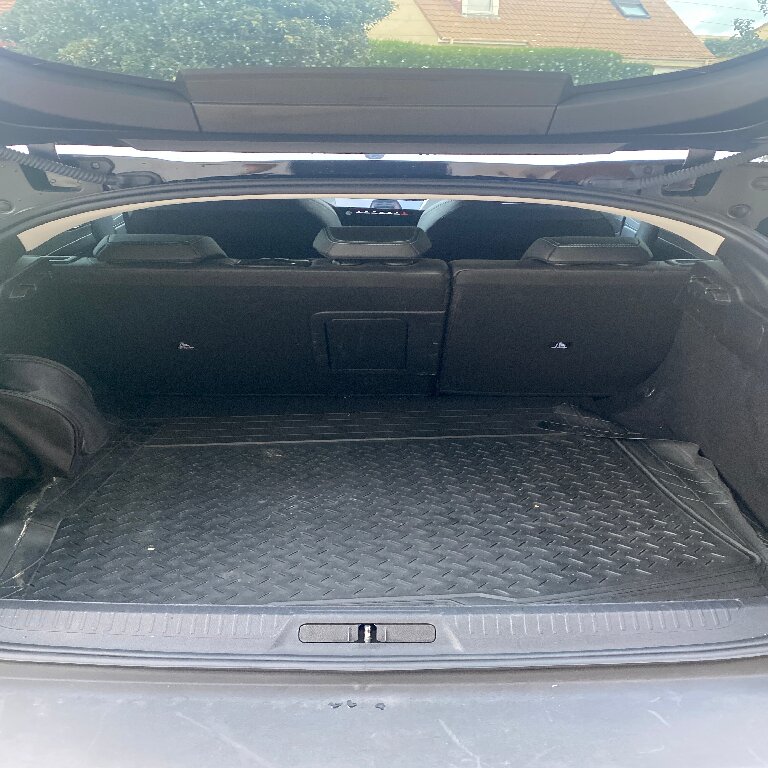 Mietwagen mit Fahrer: Peugeot