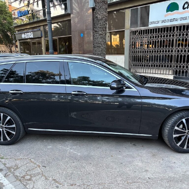 Mietwagen mit Fahrer: Mercedes