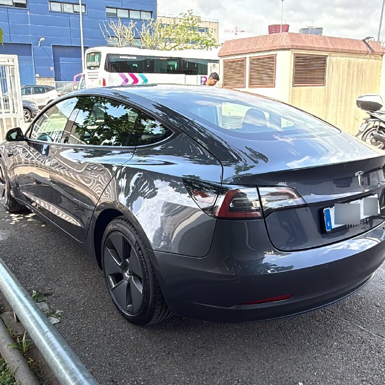 Taxi: Tesla