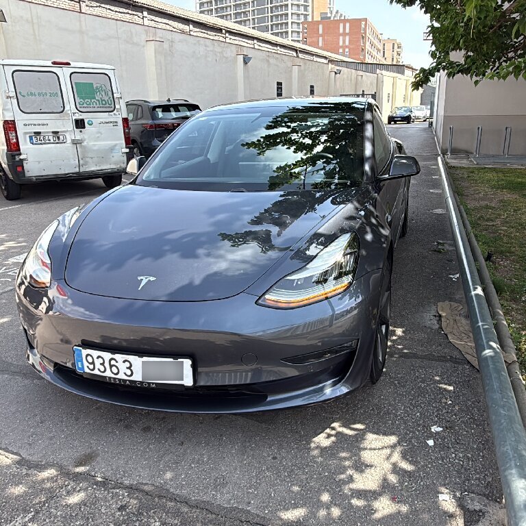 Taxi: Tesla
