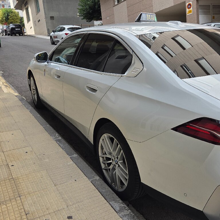 Taxi: BMW