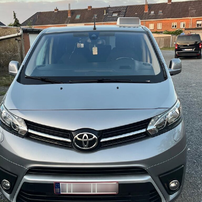 Taxi: Toyota