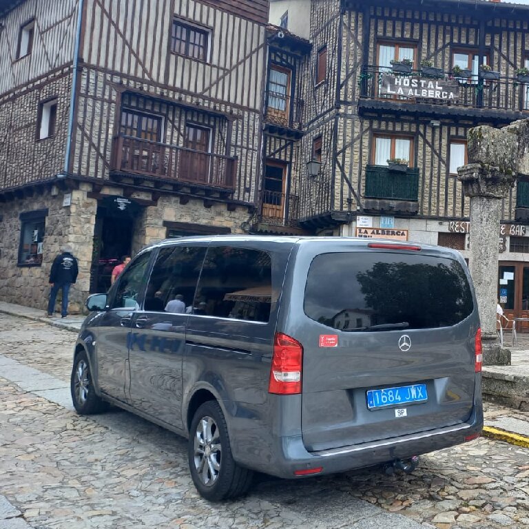 Mietwagen mit Fahrer: Mercedes