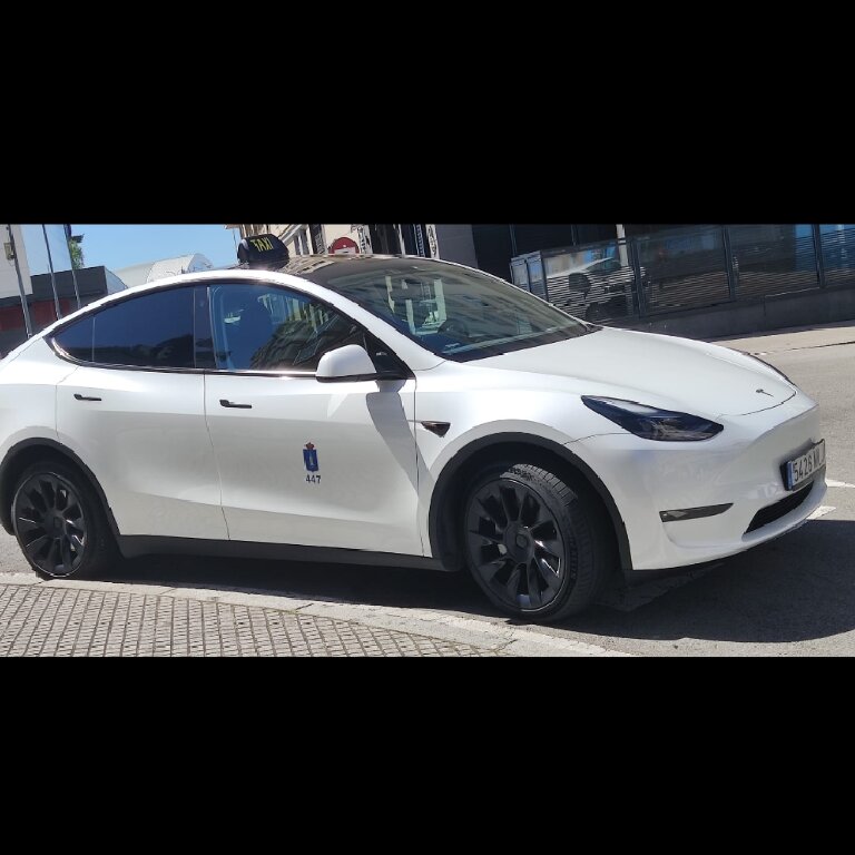 Taxi: Tesla