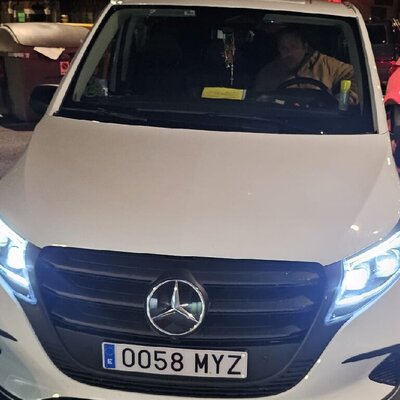 Taxi in Loiu