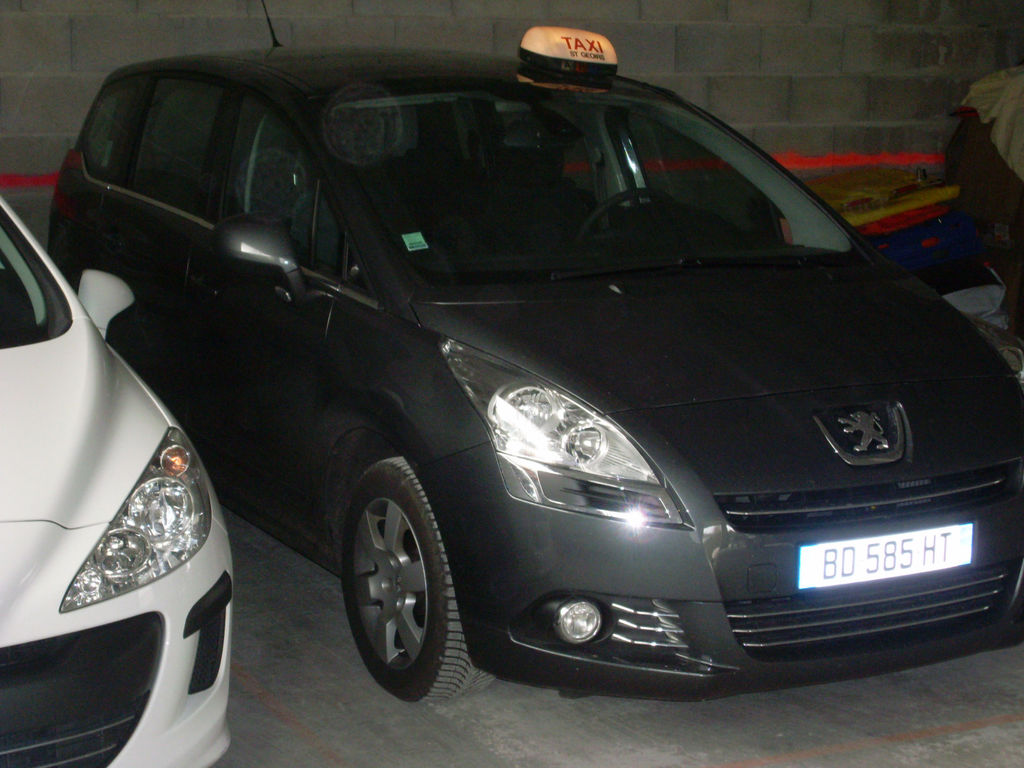 Taxi Saint-Siméon-de-Bressieux: Peugeot