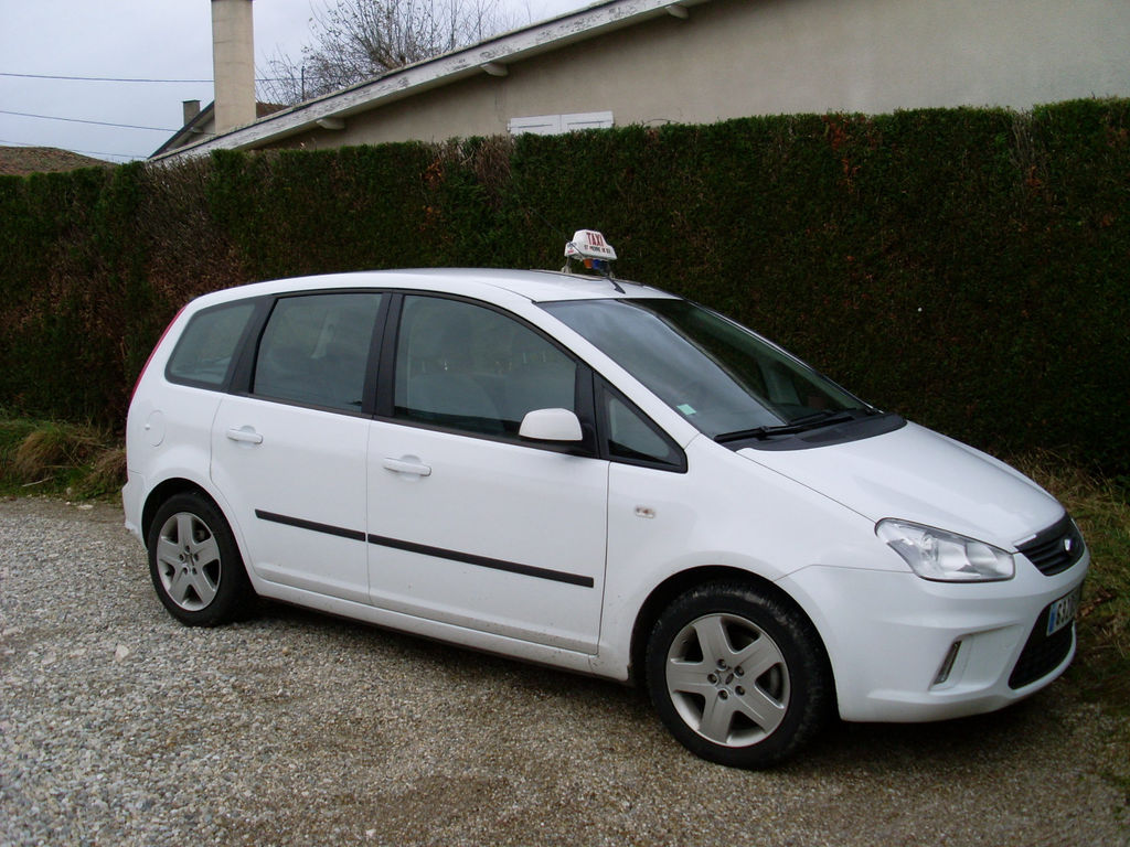 Taxi Saint-Siméon-de-Bressieux: Peugeot