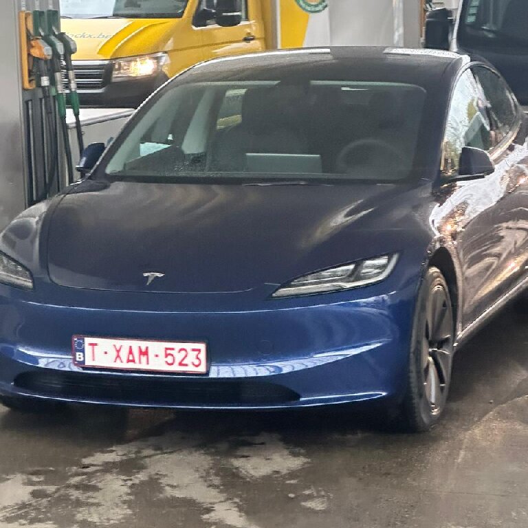 Taxi: Tesla