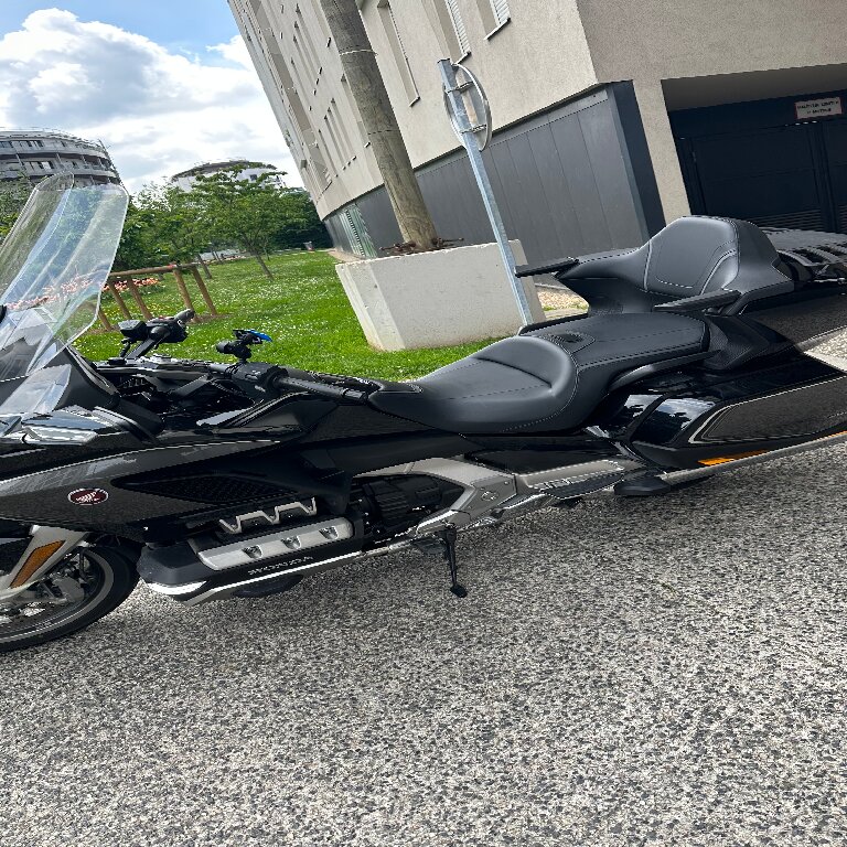 Motorrad mit Fahrer: Honda