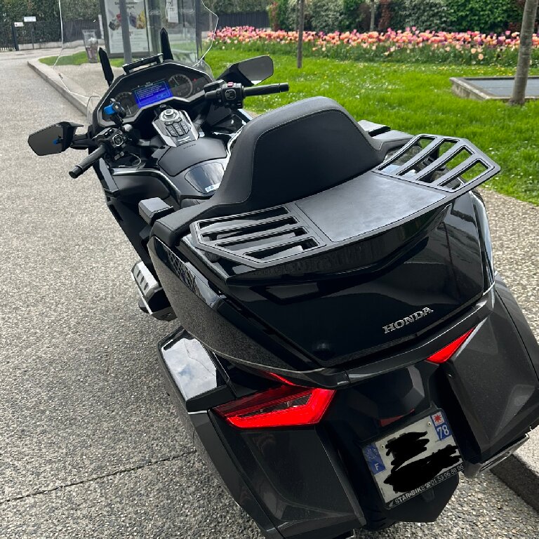 Motorrad mit Fahrer: Honda