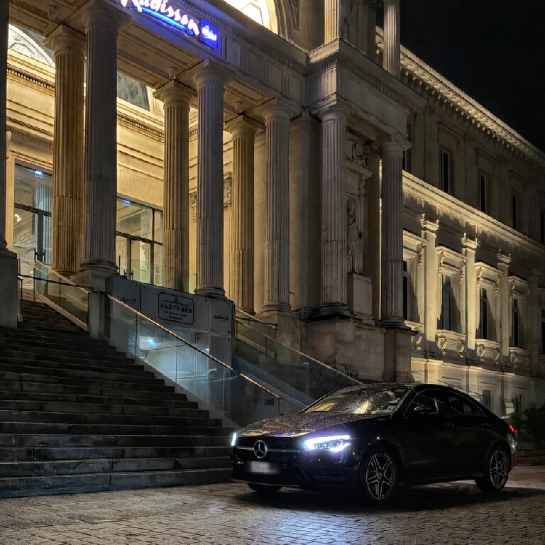 Mietwagen mit Fahrer: Mercedes