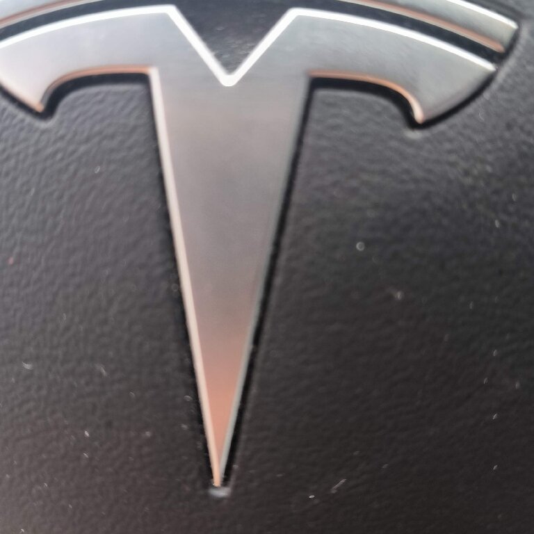 VTC: Tesla