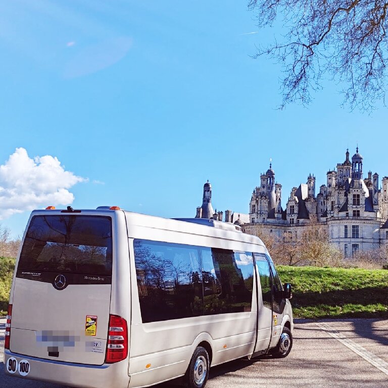 Coach provider: Mercedes