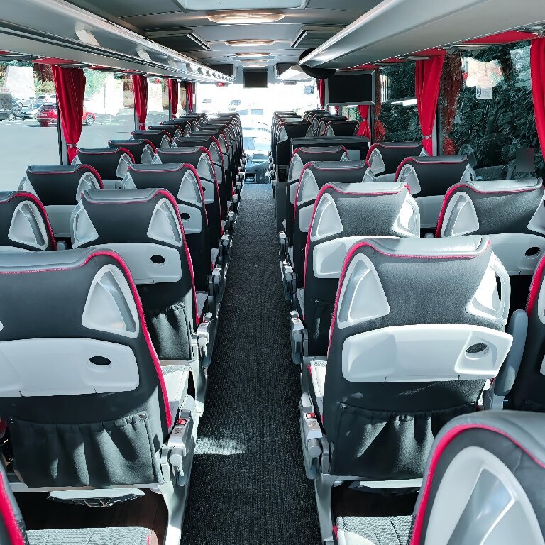 Coach provider: Mercedes