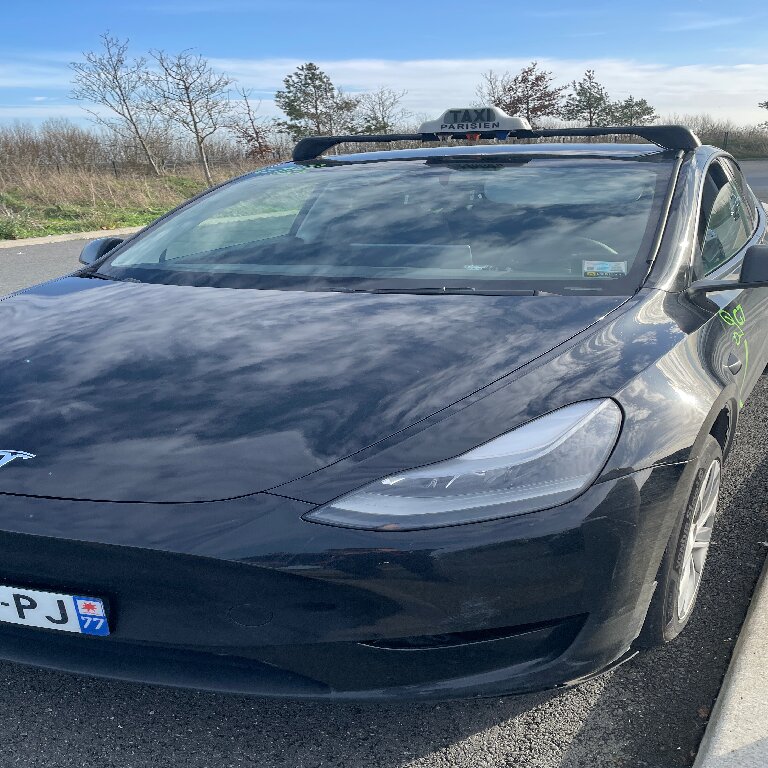 Taxi: Tesla