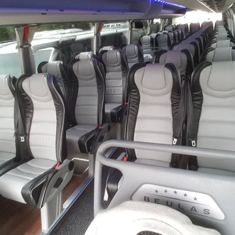 Reisebus Anbieter Grentheville: Volvo