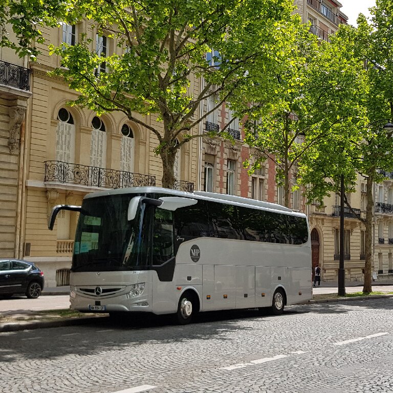 Reisebus Anbieter Grentheville: Mercedes