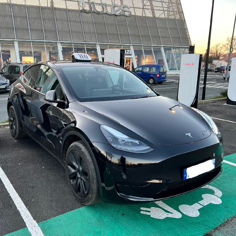Taxi: Tesla