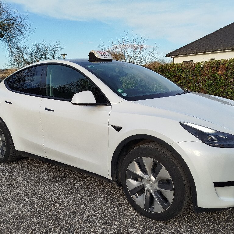 Taxi: Tesla