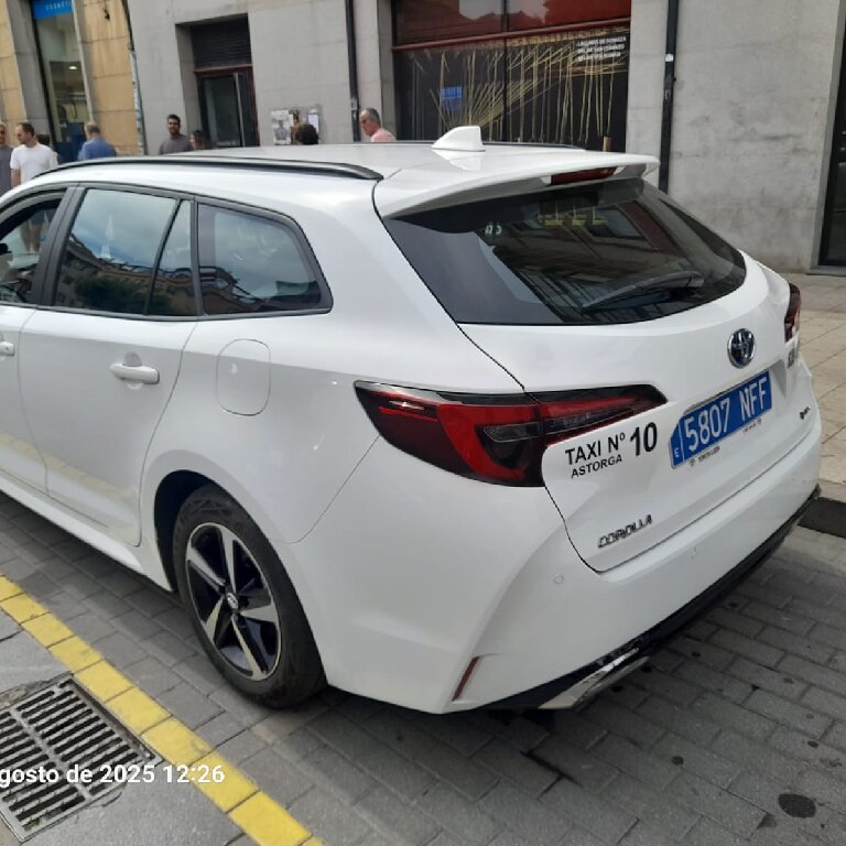 Taxi: Toyota