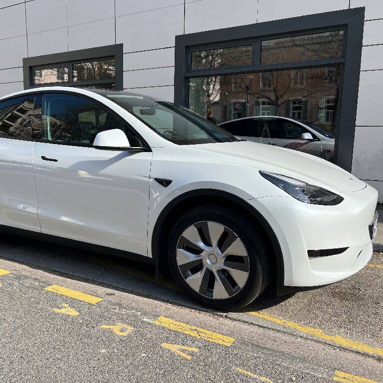 VTC: Tesla