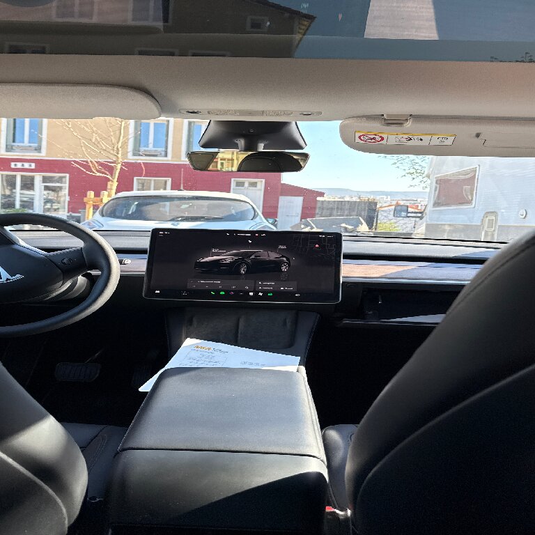 Mietwagen mit Fahrer: Tesla