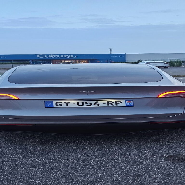 Taxi: Tesla
