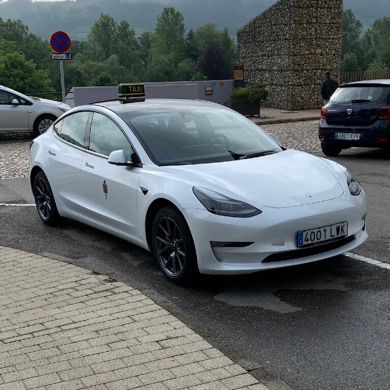 Taxi: Tesla