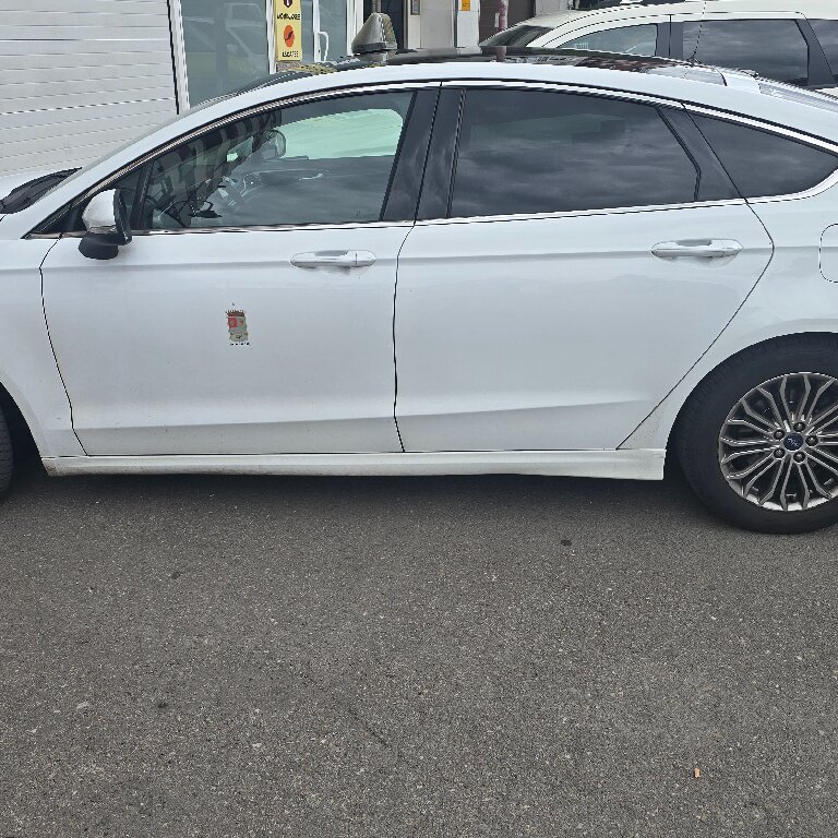 Taxi: Ford