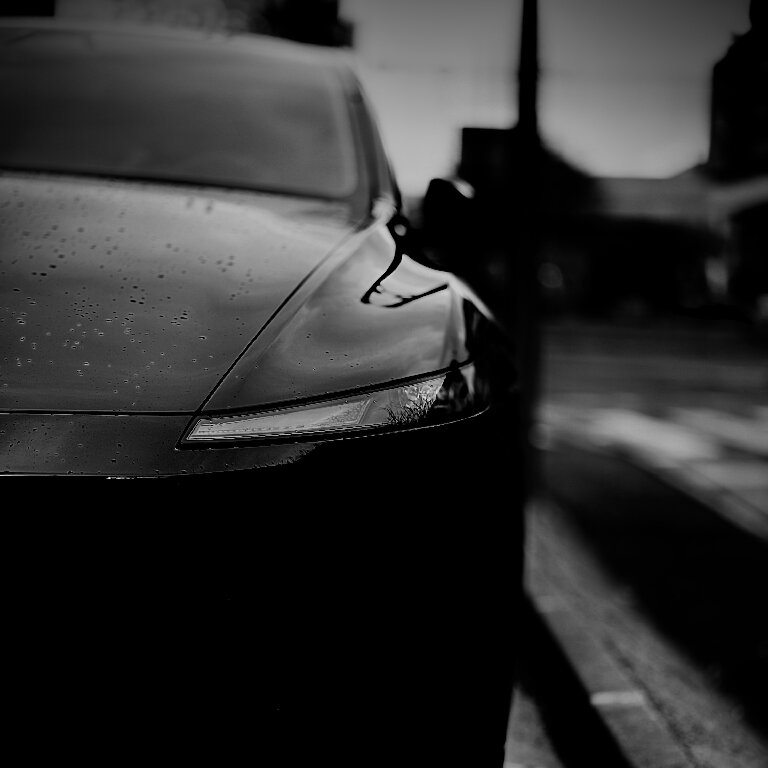 Mietwagen mit Fahrer: Tesla