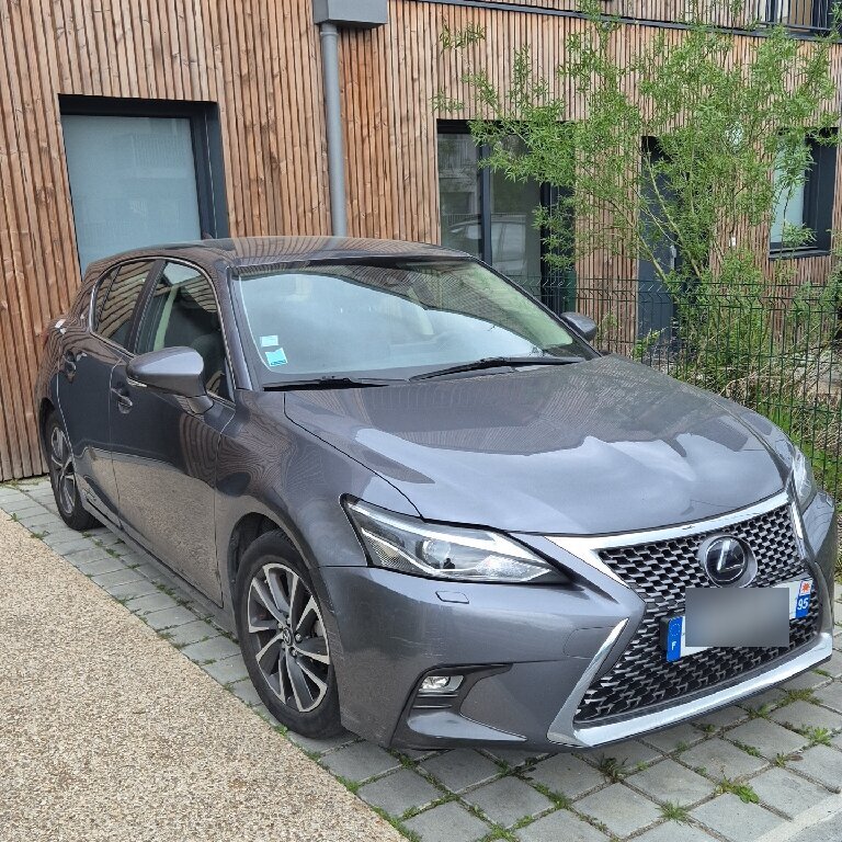 Mietwagen mit Fahrer: Lexus