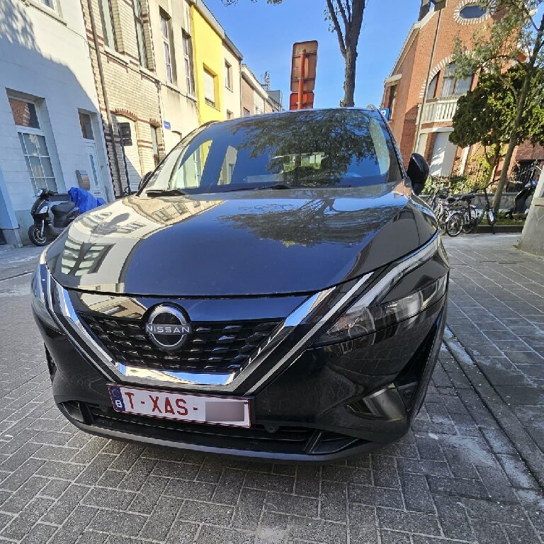 Taxi: Nissan